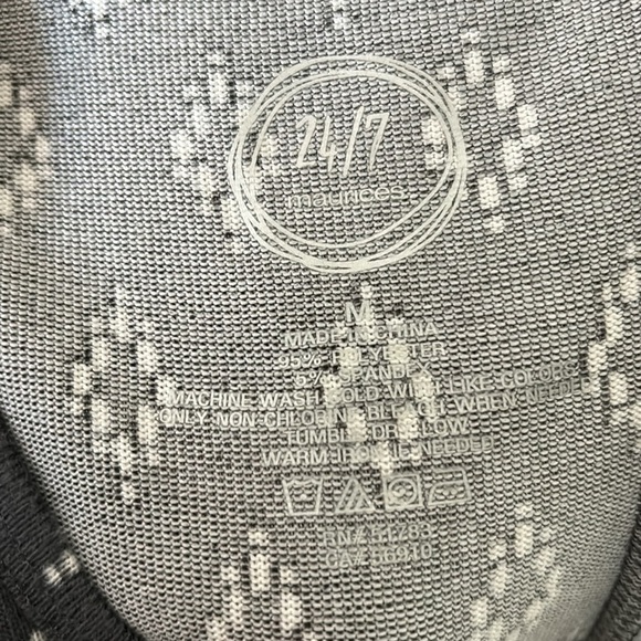 Womens Maurice’s 24/7 Cold Shoulder Top, Size Medium - Picture 2 of 4